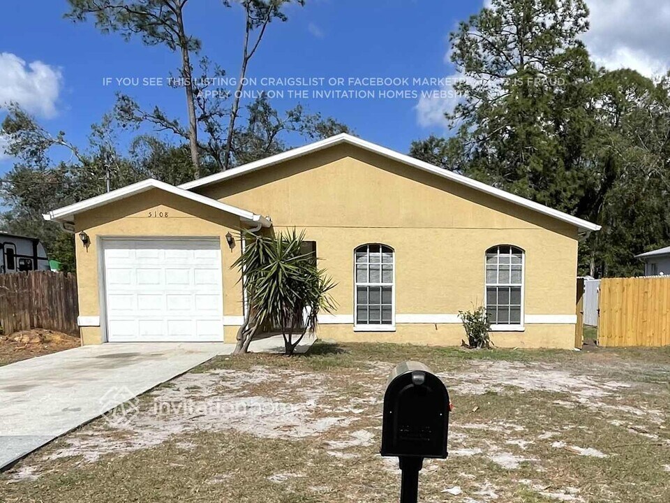 5108 E Holland Ave in Tampa, FL - Foto de edificio