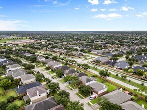 2610 Cypress Springs Dr in Pearland, TX - Building Photo - Building Photo