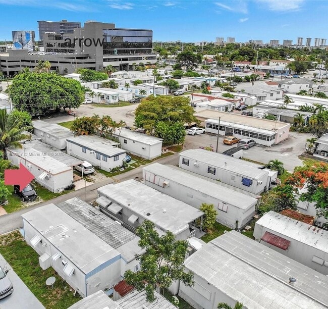 345 Maple St in Hallandale Beach, FL - Building Photo - Building Photo