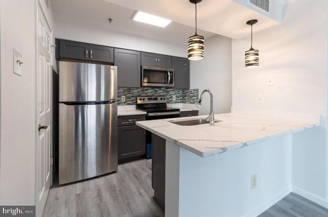 1504 Lincoln Way in McLean, VA - Building Photo - Building Photo
