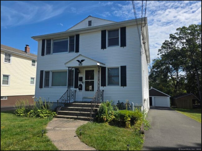 985 Slater Rd in New Britain, CT - Building Photo - Building Photo