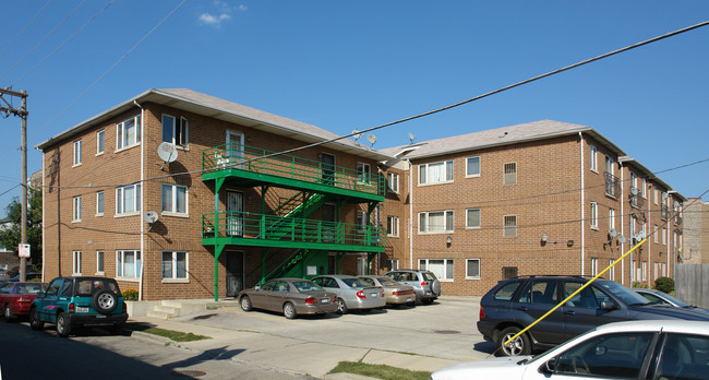 333-343 W 24th St in Chicago, IL - Foto de edificio - Building Photo