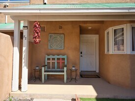 501 Rio Grande Ave in Santa Fe, NM - Building Photo