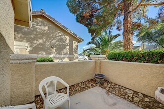 9300 Mt Cash Ave in Las Vegas, NV - Foto de edificio - Building Photo