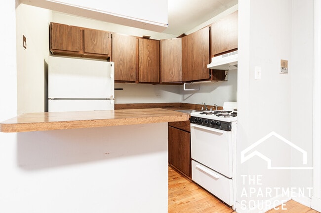 property at 837 W Wolfram St