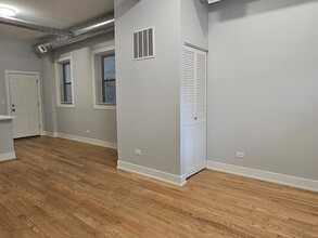 1415 W Erie St, Unit 1R in Chicago, IL - Foto de edificio - Building Photo