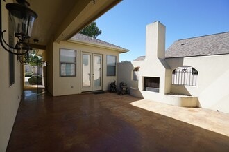 2801 Indian Wells Dr E in Kerrville, TX - Building Photo - Building Photo