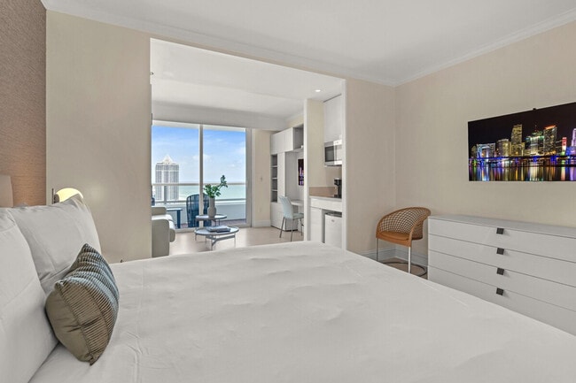 4385 Collins Ave, Unit SI ID1540495P