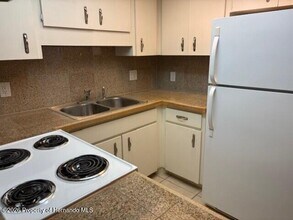 6165 Chesham Dr in New Port Richey, FL - Building Photo - Building Photo