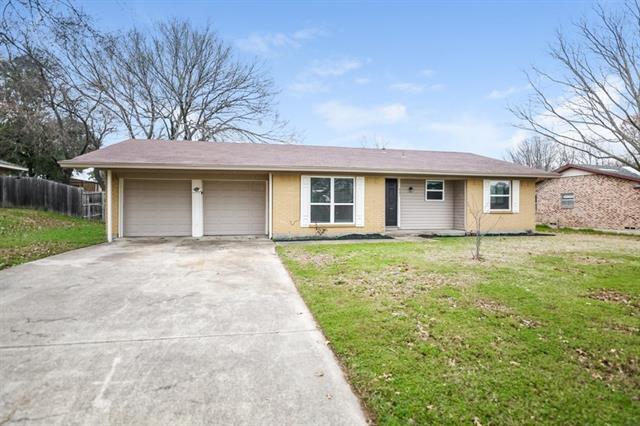 221 Highridge Dr in Desoto, TX - Building Photo