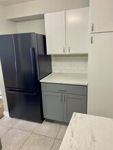 400 Taylor Ave NW, Unit 104 in Renton, WA - Building Photo - Building Photo