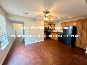 921 SW Peach Tree Ln in Blue Springs, MO - Building Photo - Building Photo