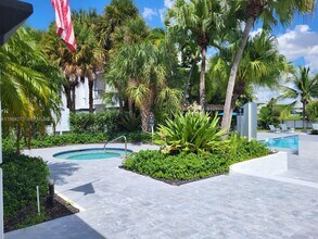 4555 NW 99th Ave in Doral, FL - Building Photo - Building Photo