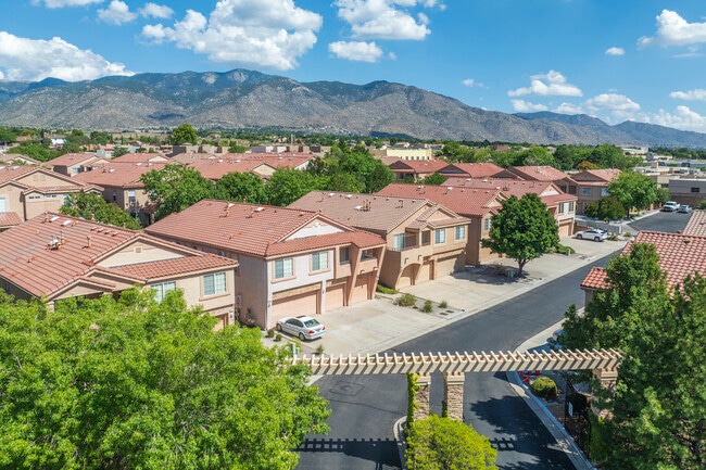 Casa Pacifica in Albuquerque, NM - Building Photo - Building Photo