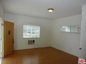 5822 Harold Way in Los Angeles, CA - Building Photo - Building Photo