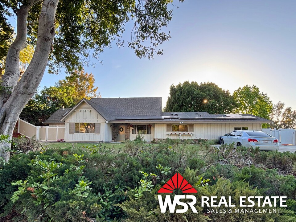 6035 Windemere Way in Riverside, CA - Building Photo