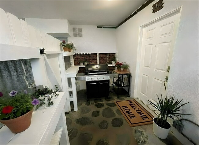 1522 N Harvard St in Santa Monica, CA - Building Photo - Building Photo