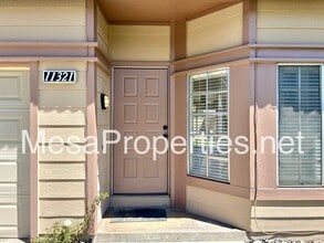 11321 Oakwood Dr in Fontana, CA - Building Photo - Building Photo