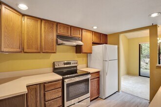 15212 Sunwood Blvd in Tukwila, WA - Building Photo - Building Photo