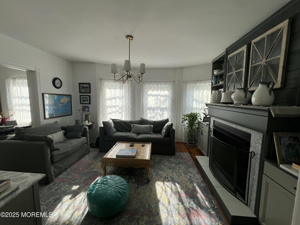 92 Embury Ave in Ocean Grove, NJ - Building Photo
