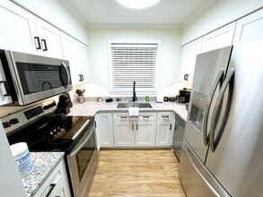 6 W 51st St in Savannah, GA - Building Photo - Building Photo