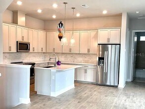 2455 Mangum Ct in Sarasota, FL - Building Photo - Building Photo