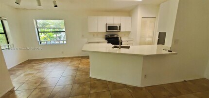 9999 Summerbreeze Dr, Unit 110 in Sunrise, FL - Foto de edificio - Building Photo