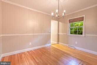 9908 Minburn St in Great Falls, VA - Building Photo - Building Photo