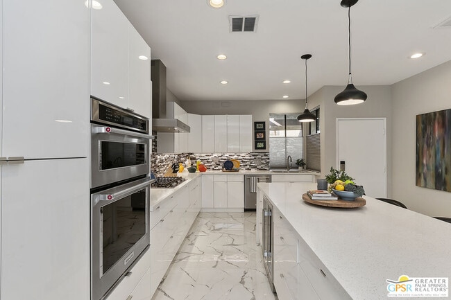 1475 E Amado Rd in Palm Springs, CA - Building Photo - Building Photo