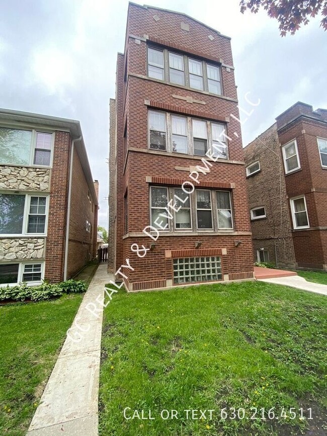 property at 4626 N Kenneth Ave