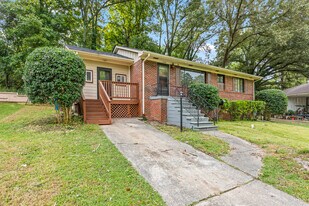 2788 Lancaster Dr in East Point, GA - Building Photo