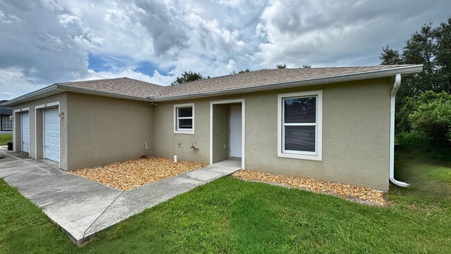 4424 29th St SW in Lehigh Acres, FL - Building Photo - Building Photo