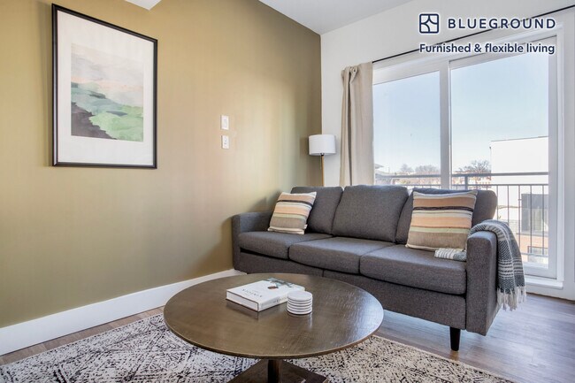 14 P St NW-Unit -FL4-ID805 in Washington, DC - Foto de edificio - Building Photo