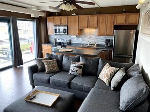 401 W Shoreline Dr, Unit 119 in Sandusky, OH - Foto de edificio - Building Photo