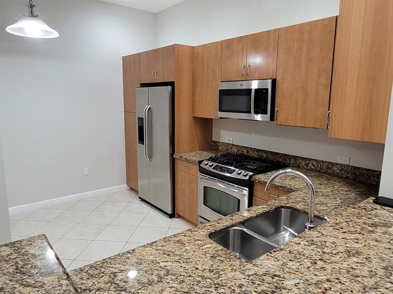 3020 NW 125th Ave in Sunrise, FL - Building Photo