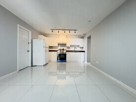 13138-1110A 110 Ave in Surrey, BC - Building Photo