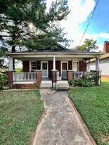 120 S Poplar St in Winston-Salem, NC - Building Photo