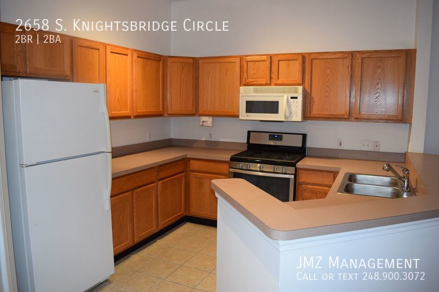 2658 S Knightsbridge Cir in Ann Arbor, MI - Building Photo