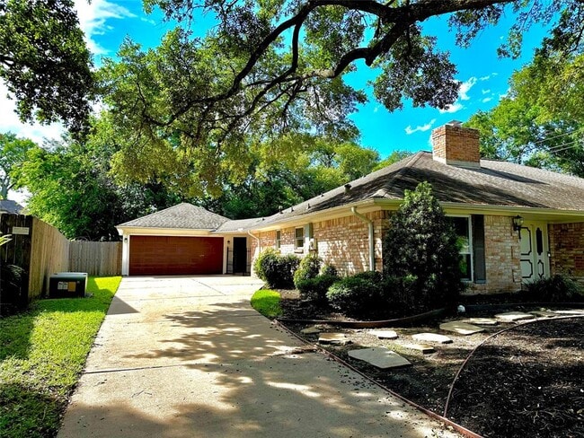 3007 Broadmoor Dr in Sugar Land, TX - Building Photo - Building Photo