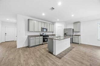 31627 Featherstone Trl in Fulshear, TX - Building Photo - Building Photo