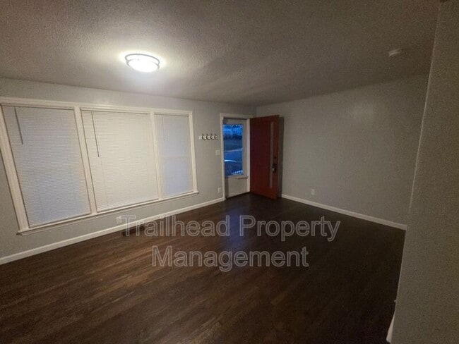 618 NE 43rd St in Kansas City, MO - Building Photo - Building Photo