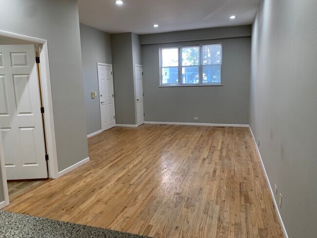 1707 W Roscoe St in Chicago, IL - Building Photo - Building Photo