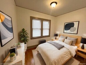 825 Beaconsfield Ave, Unit 2N in Grosse Pointe Park, MI - Building Photo - Building Photo