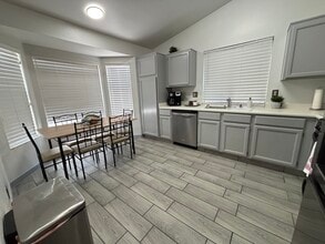 6101 Wild Berry Dr in Las Vegas, NV - Building Photo - Building Photo
