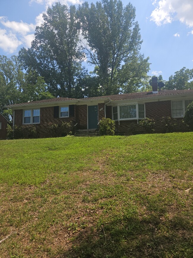 property at 1140 Persinger Rd SW