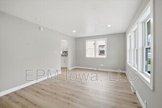 2622 Garden Ave in Cedar Falls, IA - Building Photo - Building Photo