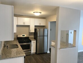 9S 120 Lake Dr in Willowbrook, IL - Building Photo - Building Photo