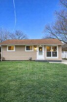 10613 Spring Garden Dr in St. Louis, MO - Building Photo