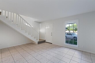 5800 Belmoor Dr in Austin, TX - Building Photo - Building Photo