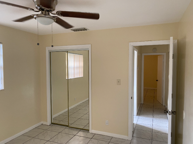 5630 NW 14th St-Unit -5630 in Lauderhill, FL - Building Photo - Building Photo